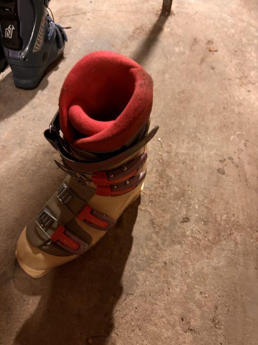 Два чифта ски Carver с два чифта обувка