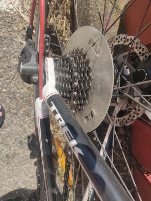 Bicicleta cursiera trek four mărime mare