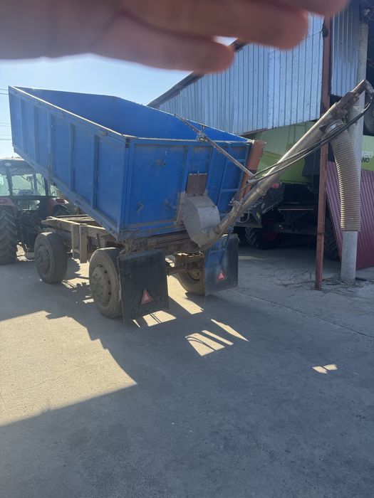 Remorca basculabila cu snec