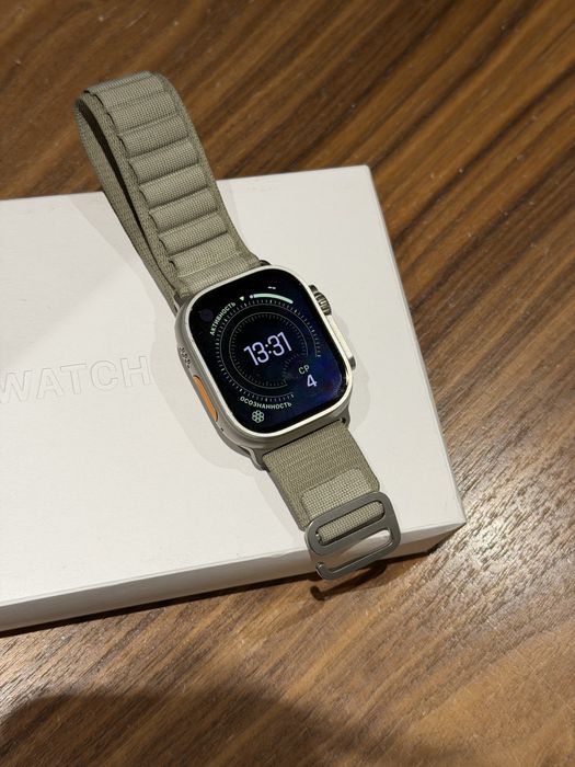 Apple Watch Ultra 2 Natural Alpine Loop