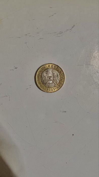 Продам монету 100тг