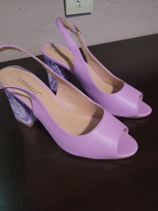 Лилави летни сандали