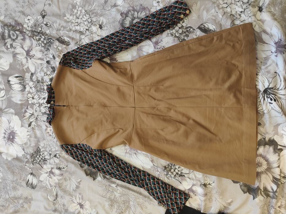 Продам женские платья