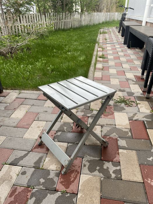 Срочно продам железную табуретку