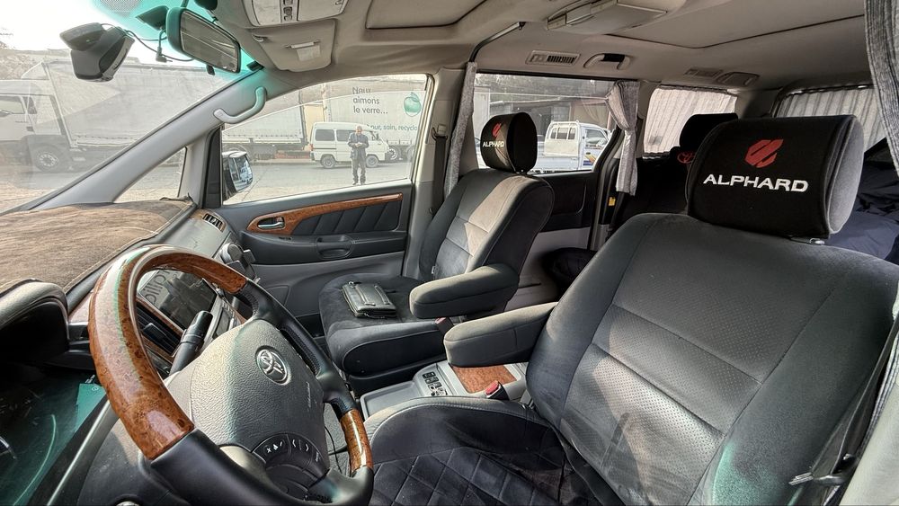 Toyota Alphard 2007 2.4 At 7 мест
