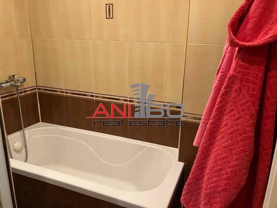 Продава се Тристаен апартамент в Варна, Базар Левски - 100 кв.м за 2970 €/кв.м - Снимка #10