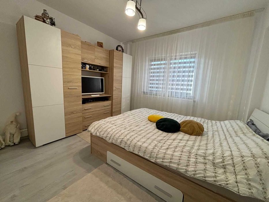 Apartament 4 camere decomandat, Central, 82mp, etaj 3/4