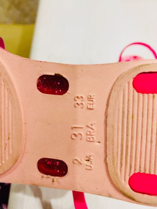 Продам детскую босоножку