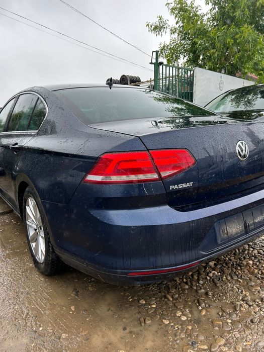 Aripă stânga spate Volkswagen Passat B8
