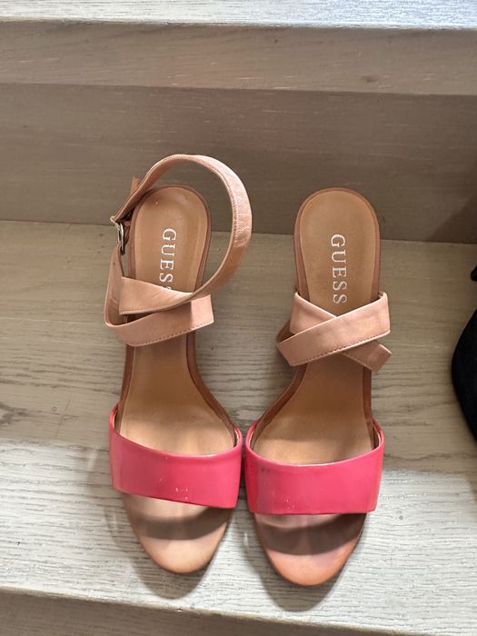 Sandale Guess din piele naturala