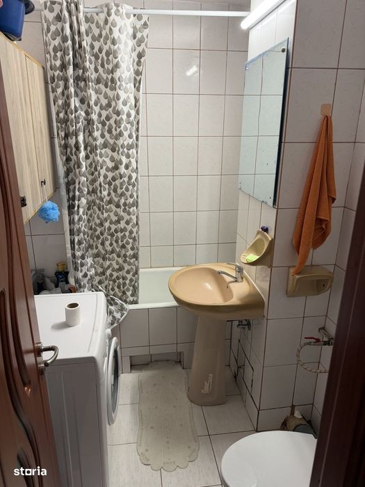Inchiriez apartament cu 2 camere in Tudor str.Pandurilor