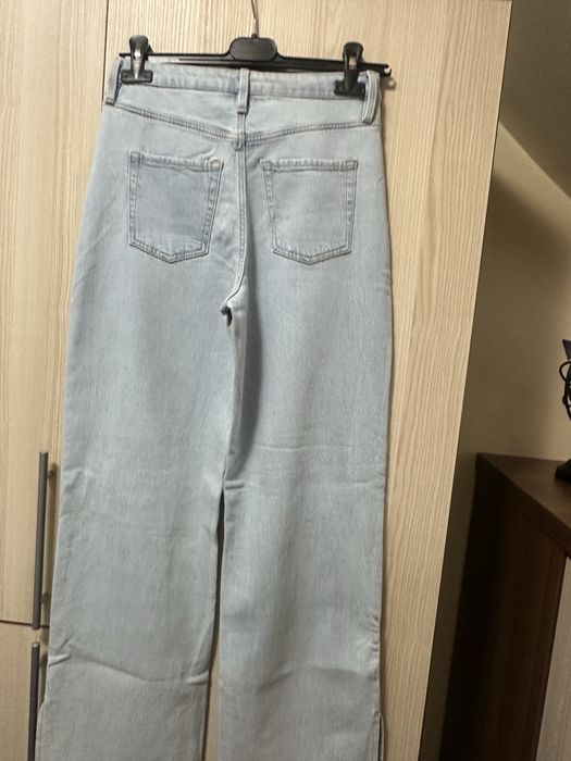 Blugi largi noi