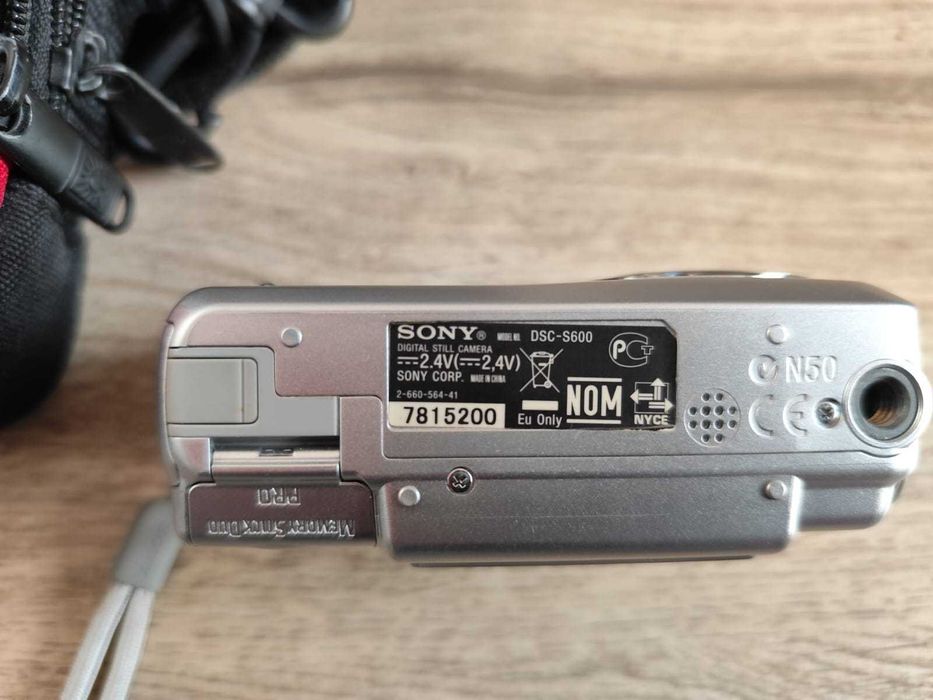 Sony Cyber-shot DSC-S600 6.0 MP Cameră digitală argintiu