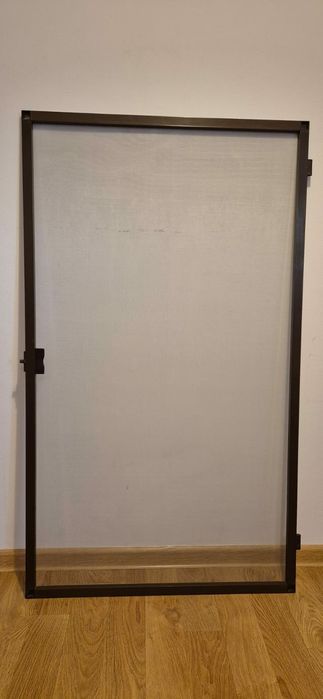 Plase insecte pe profil aluminiu cu balamale