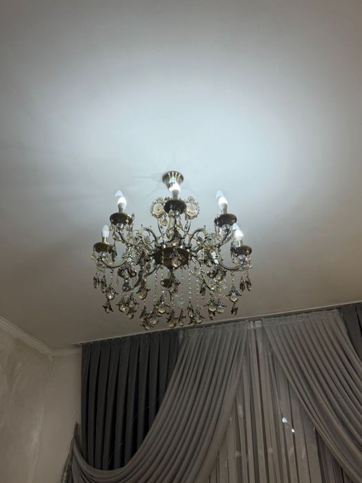 Продам люстру срочно