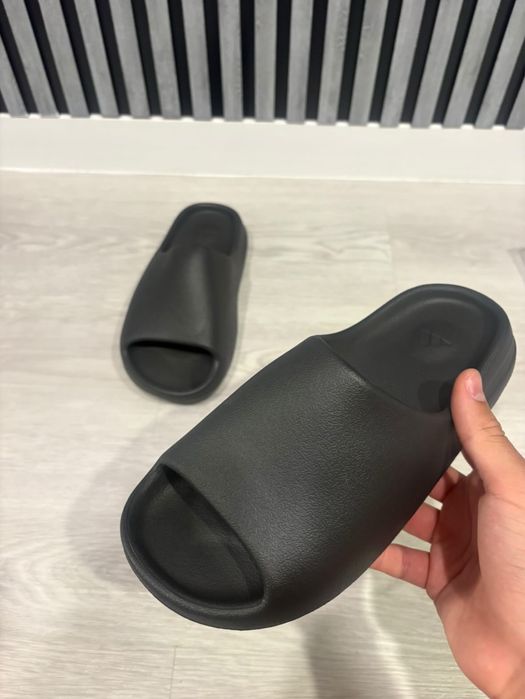 Adidas yeezy slides