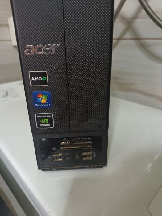 Vind calculator Acer cu 4 GB rami ddr3
