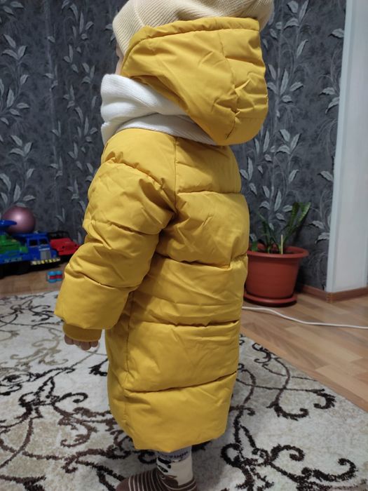 Продам детские куртки для девочки на 1-3 года.