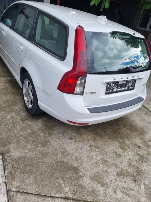 VOLVO V50 2011 — imagine 2