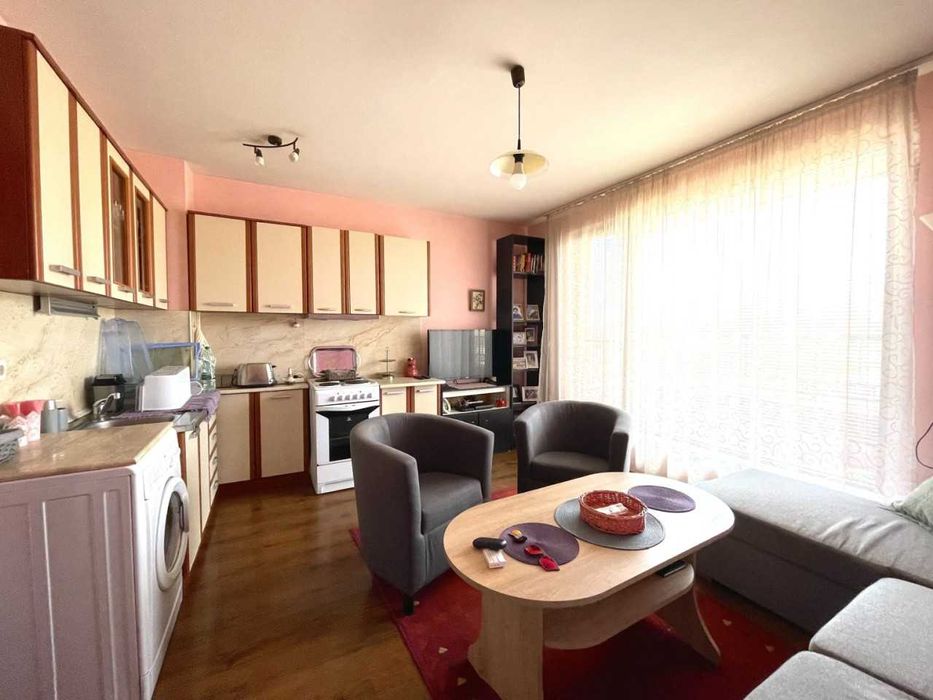 Продава се Едностаен апартамент в Пловдив, Център - 42 кв.м за 1358 €/кв.м - Снимка #1