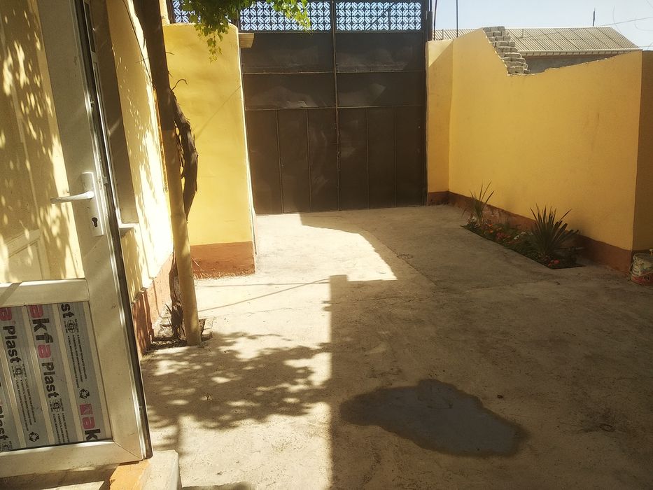 Уй сотилади 200метр кв келишилган холда квартирага алмаштирилиш мумкин