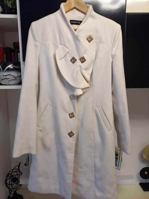 Palton captusit culate alb