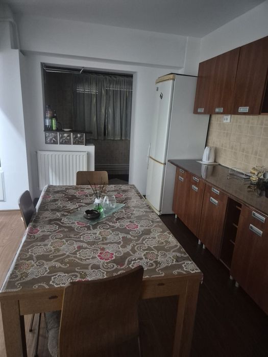 Închiriez apartament 2 camere
