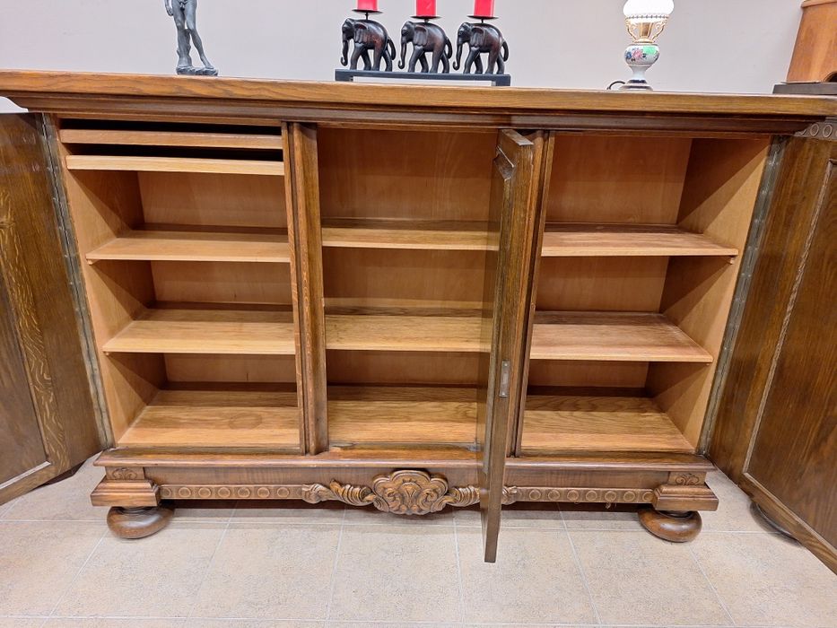 Комод,  скрин, бюфет,  шкаф с дърворезба