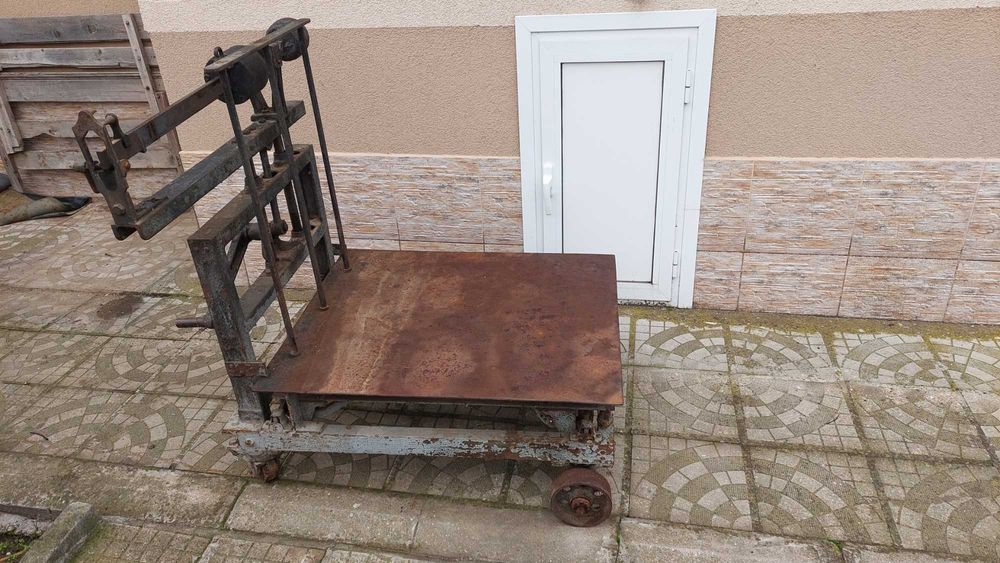 Голям Кантар До 500 кг С Колелета За По Лесно Преместване!!!