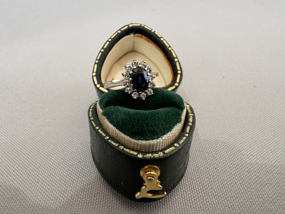 Inel din aur, safir si diamante