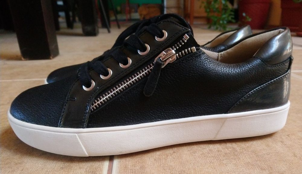 37,5 adidași piele Naturalizer Noi