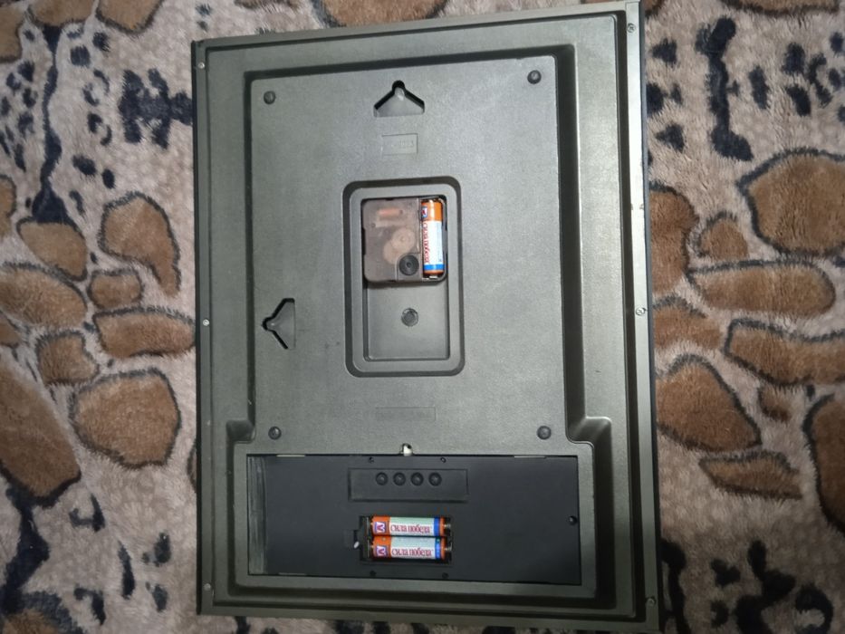 Продам настенные часы