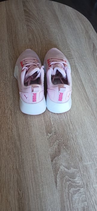 Маратонки Adidas и Puma