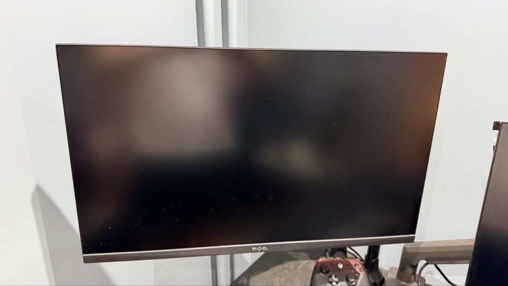 Монитор Pixel 240 Гц — отличный для игр, кронштейн в подарок