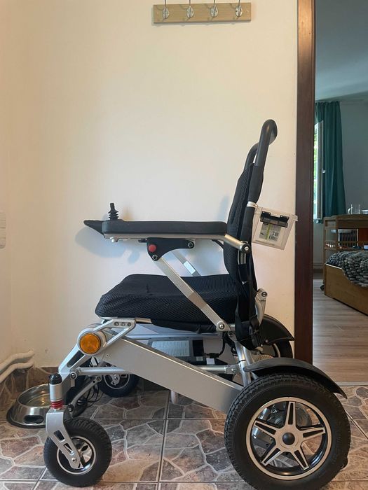 Vand Scaun cu rotile electric pliabil KAKIGO 150 kg