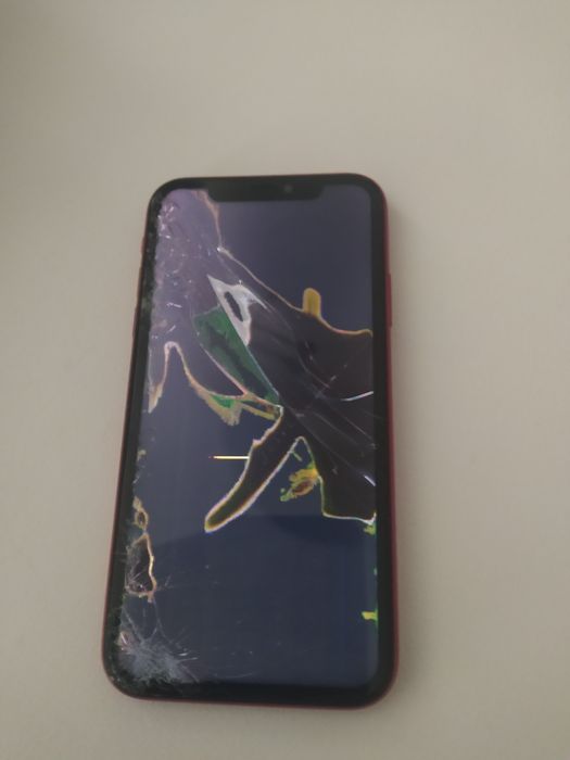 Vând iPhone 11 pentru piese stocare 64 GB