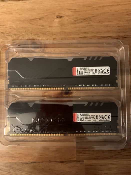 Memorie Kingston Fury RGB 16 GB DDR4
