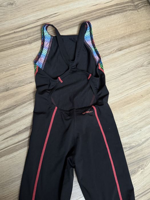 Оригинален професионален Баски костюм Adidas 11-12 г !