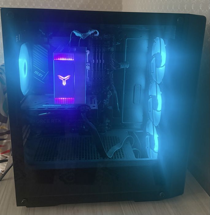 Продам системный блок на базе i5-13400F + RTX 4060 + 32GB