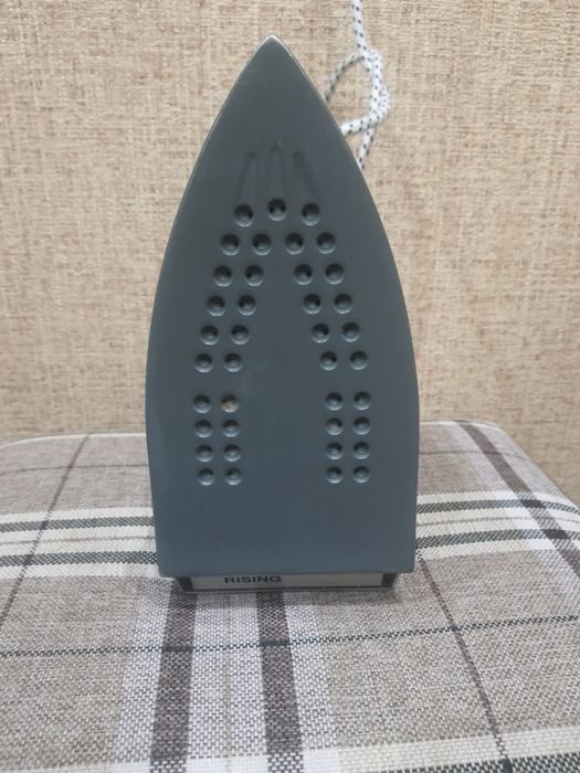 Утюг новый rising