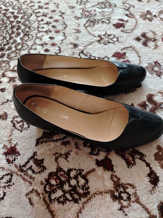 Продам женские туфли