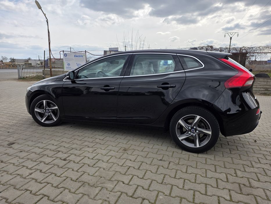 Volvo V40 - Full Options - Stare Foarte Bună