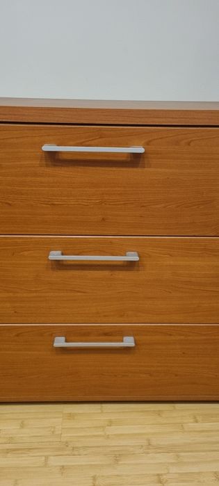 Comodă cu e sertare