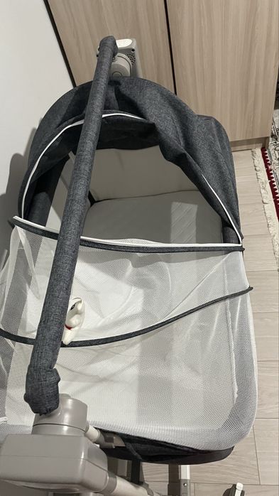 Продам приставную кроватку