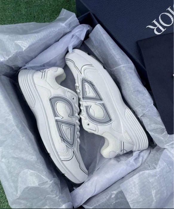 Dior b30.                    .