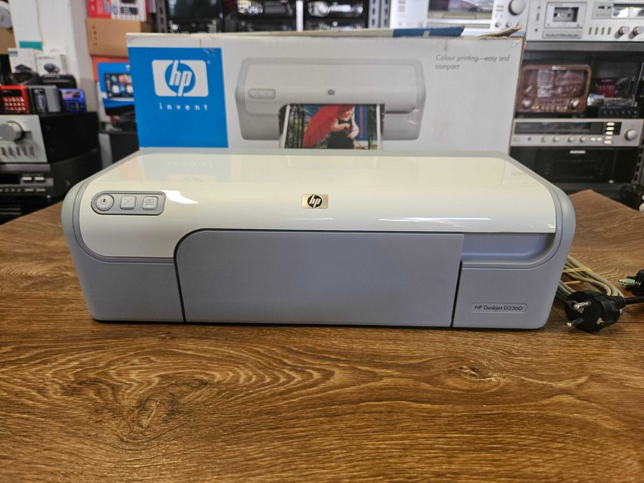 Цветен мастиленоструен принтер HP Deskjet D2360.