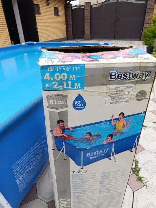 Бассейн Bestway 4х2. Б/у