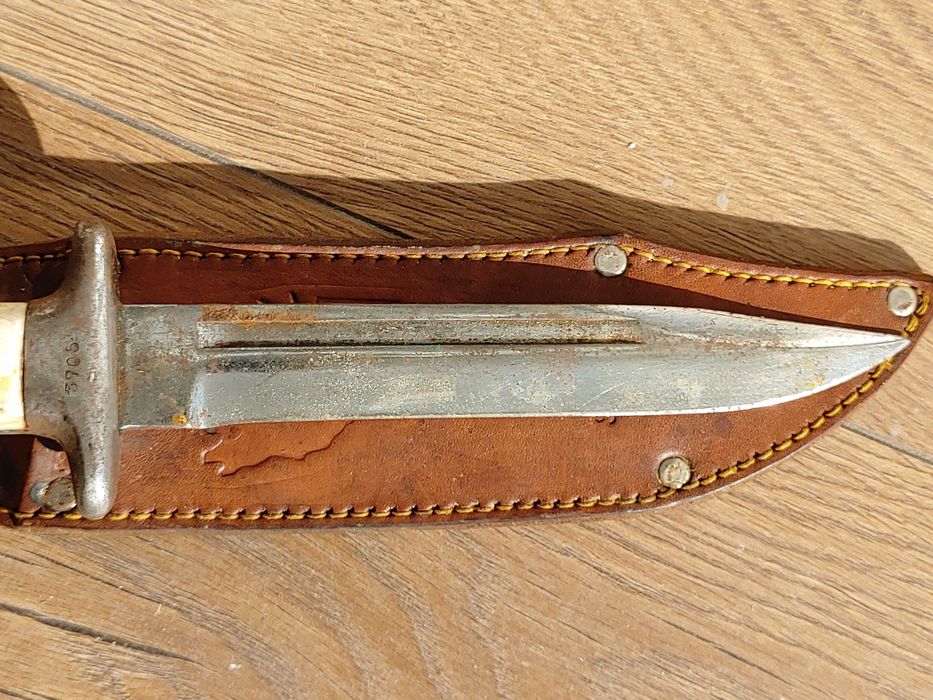 Нож на дневалния