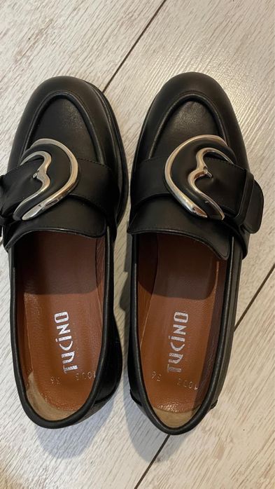 Продам лофери размер 36 кожа