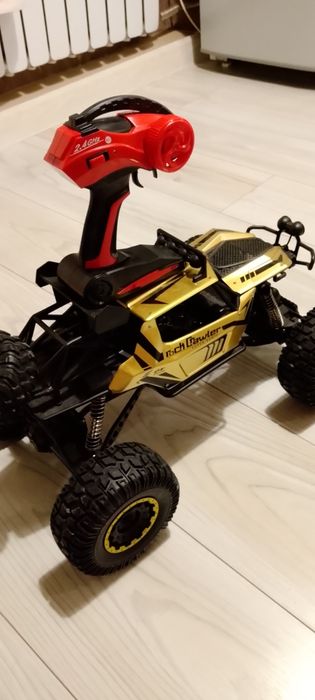 Машина на пульте радиоуправлении